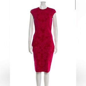 Alexander McQueen gorgeous dress!! Excellent for any occasion!! Size M